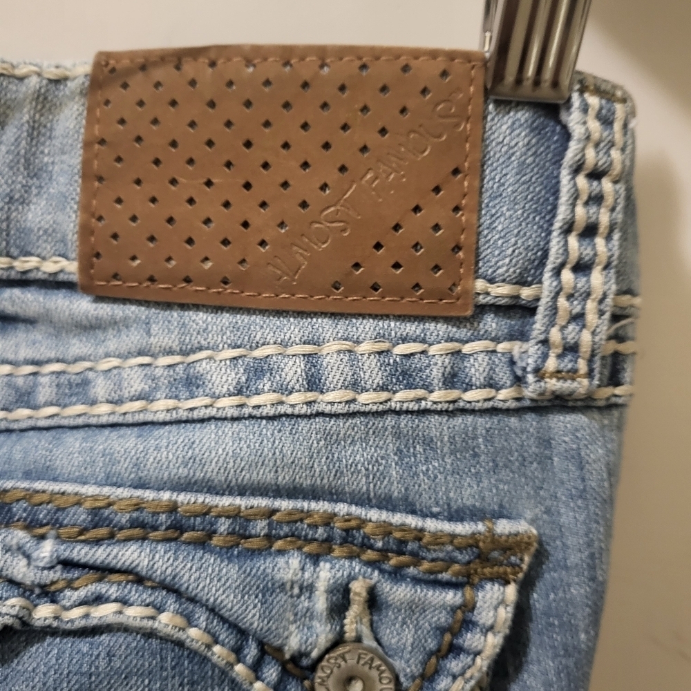 Almost Famous Y2K Capri ,Cuff, Distressed Jeans, Size 7 - Picture 5 of 13